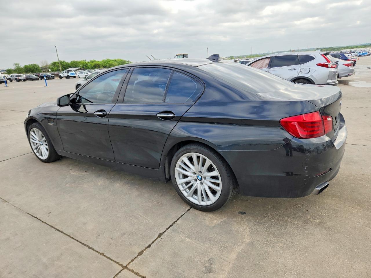 2011 BMW 550 I - Фото 2