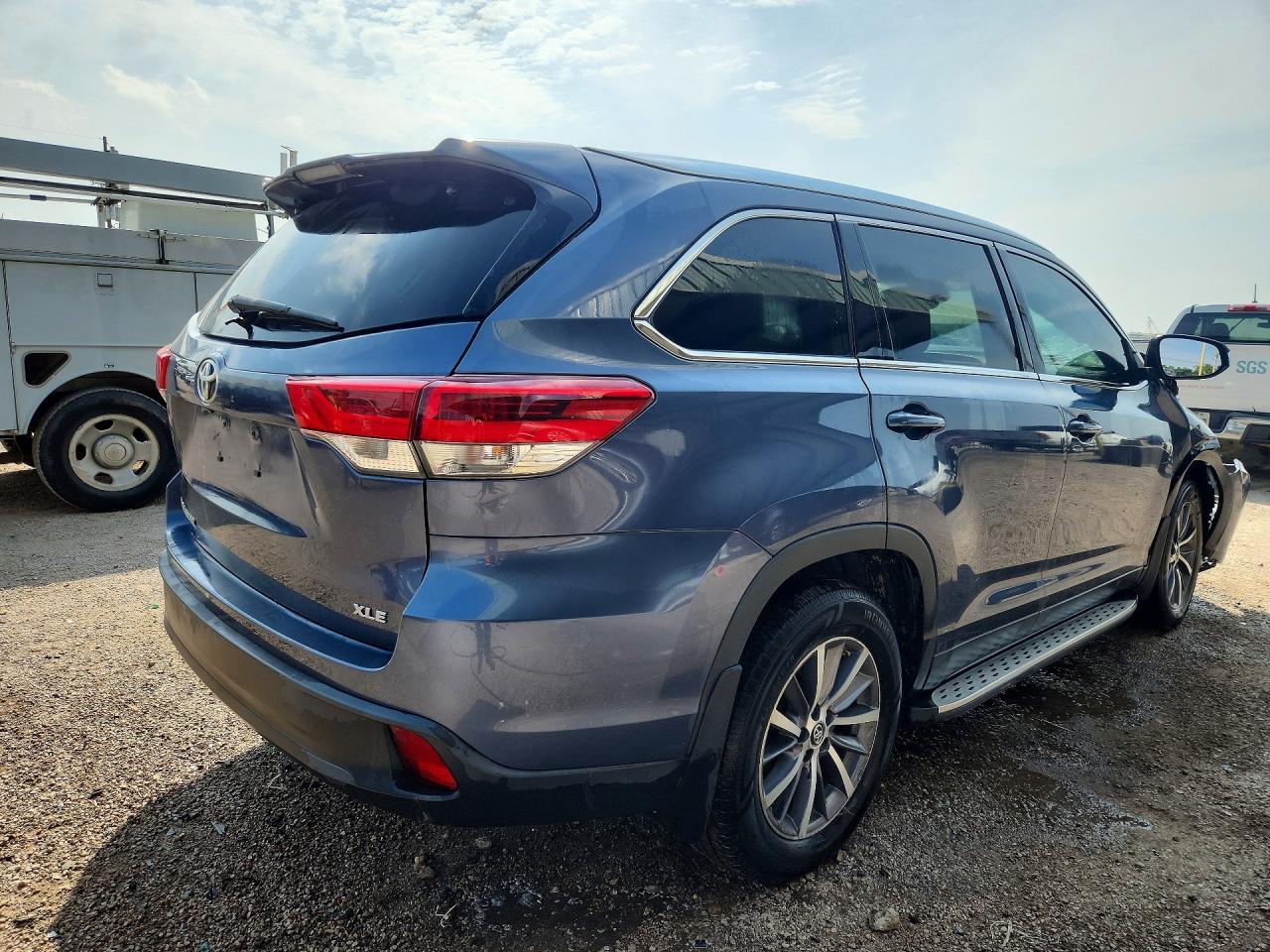 2019 Toyota Highlander Xle - Image 3