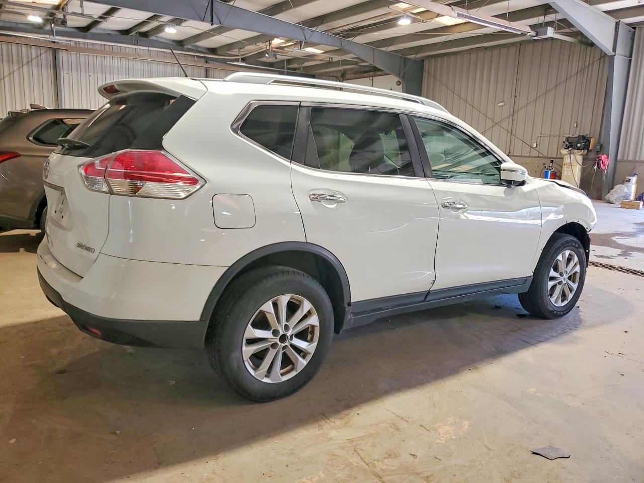2016 Nissan Rogue S - Фото 3