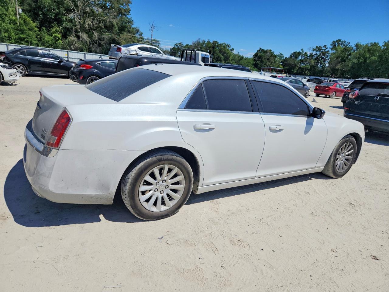 2014 Chrysler 300 - Image 3
