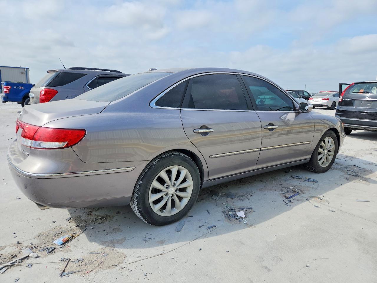 2008 Hyundai Azera Limited - Image 3