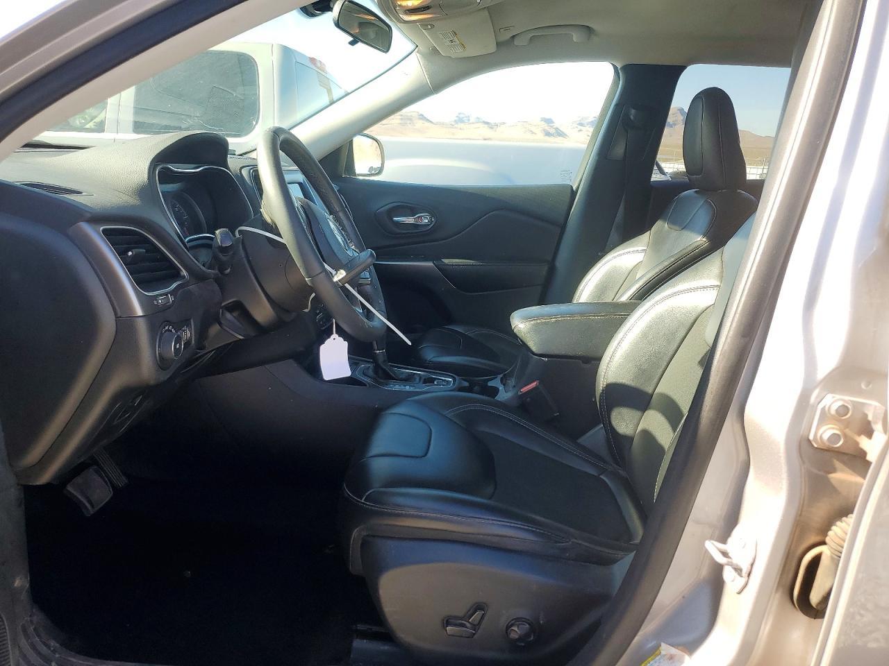 2019 Jeep Cherokee Latitude Plus - Фото 7