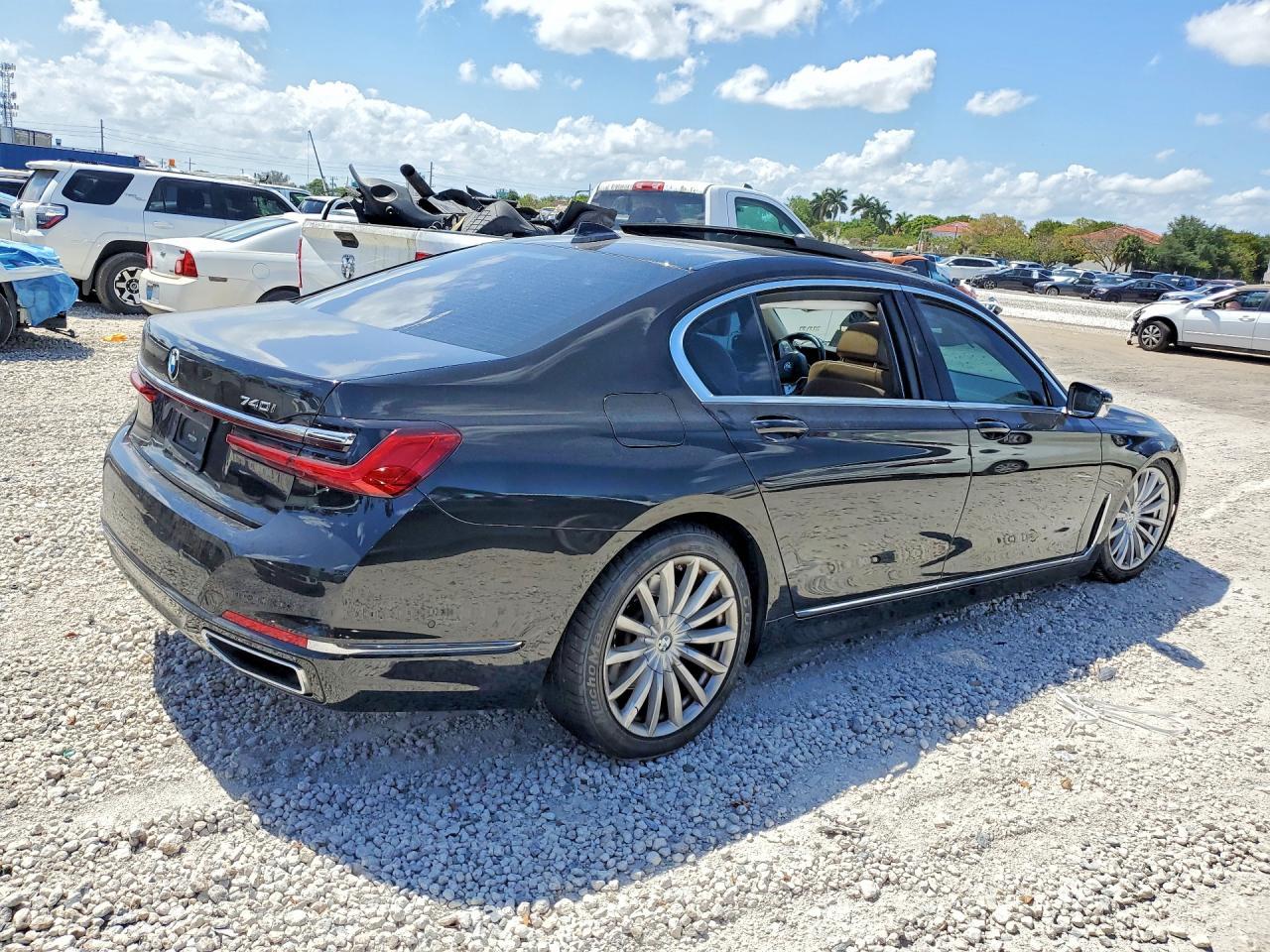 2022 BMW 740 I - Image 3