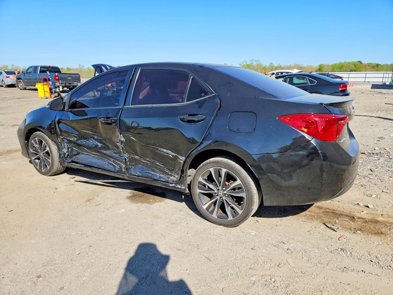 2019 Toyota Corolla Se - Фото 2