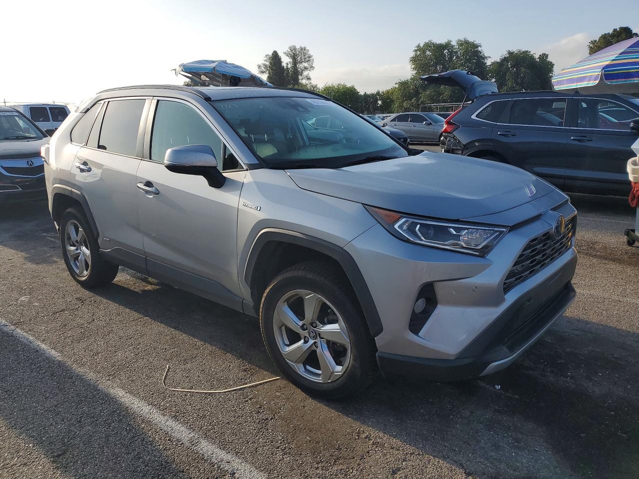 2020 Toyota Rav4 Limited - Image 4