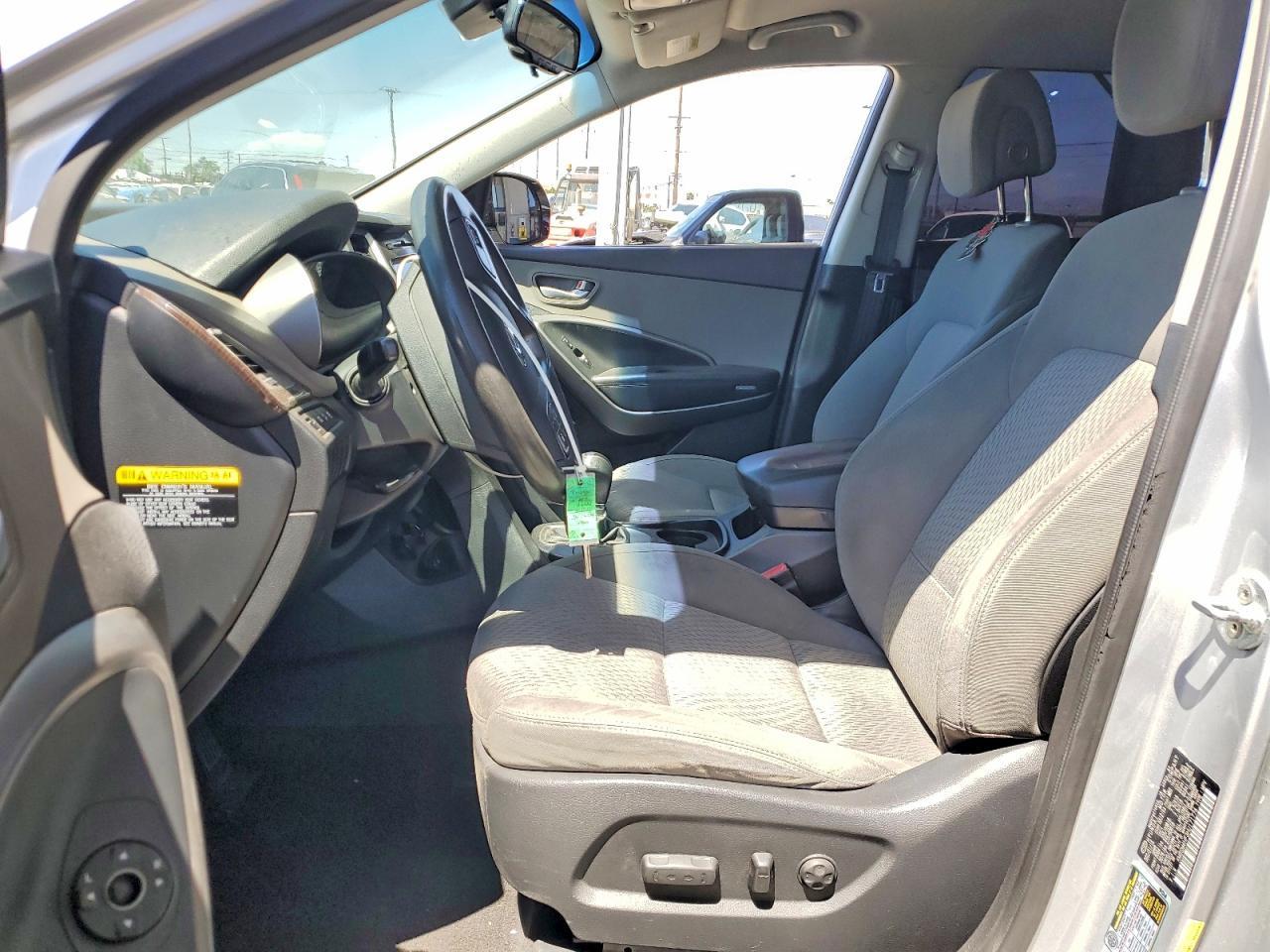 2017 Hyundai Santa Fe Se - Фото 7