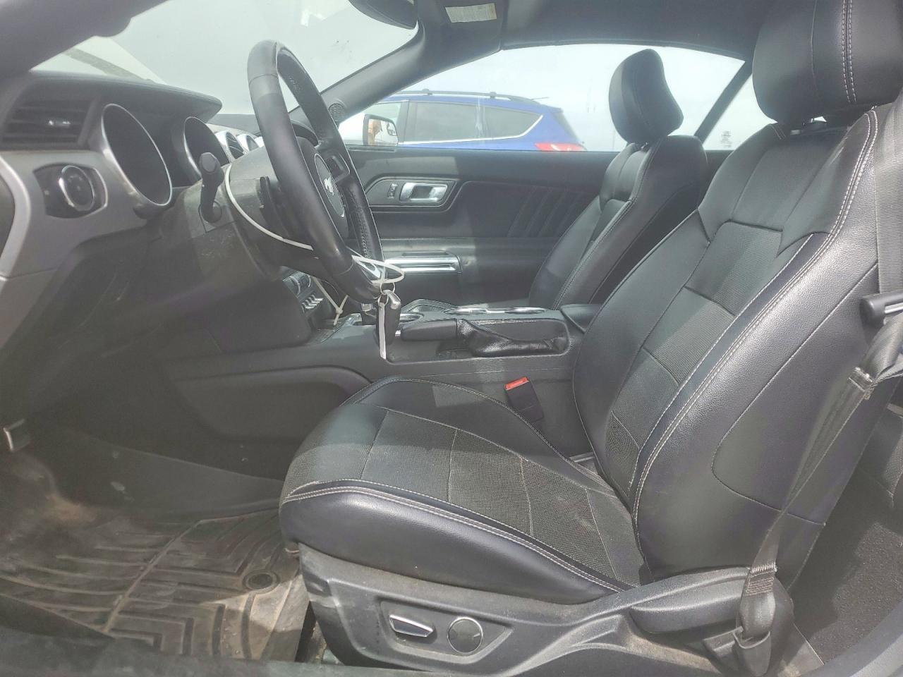 2019 Ford Mustang - Image 7