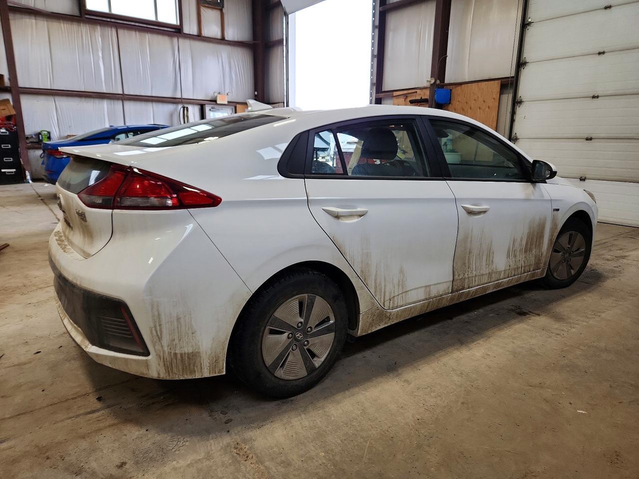 2020 Hyundai Ioniq Hybrid Se - Image 3