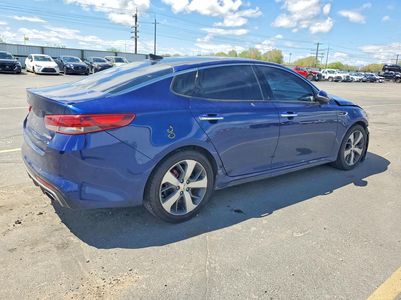 2017 Kia Optima - Фото 3
