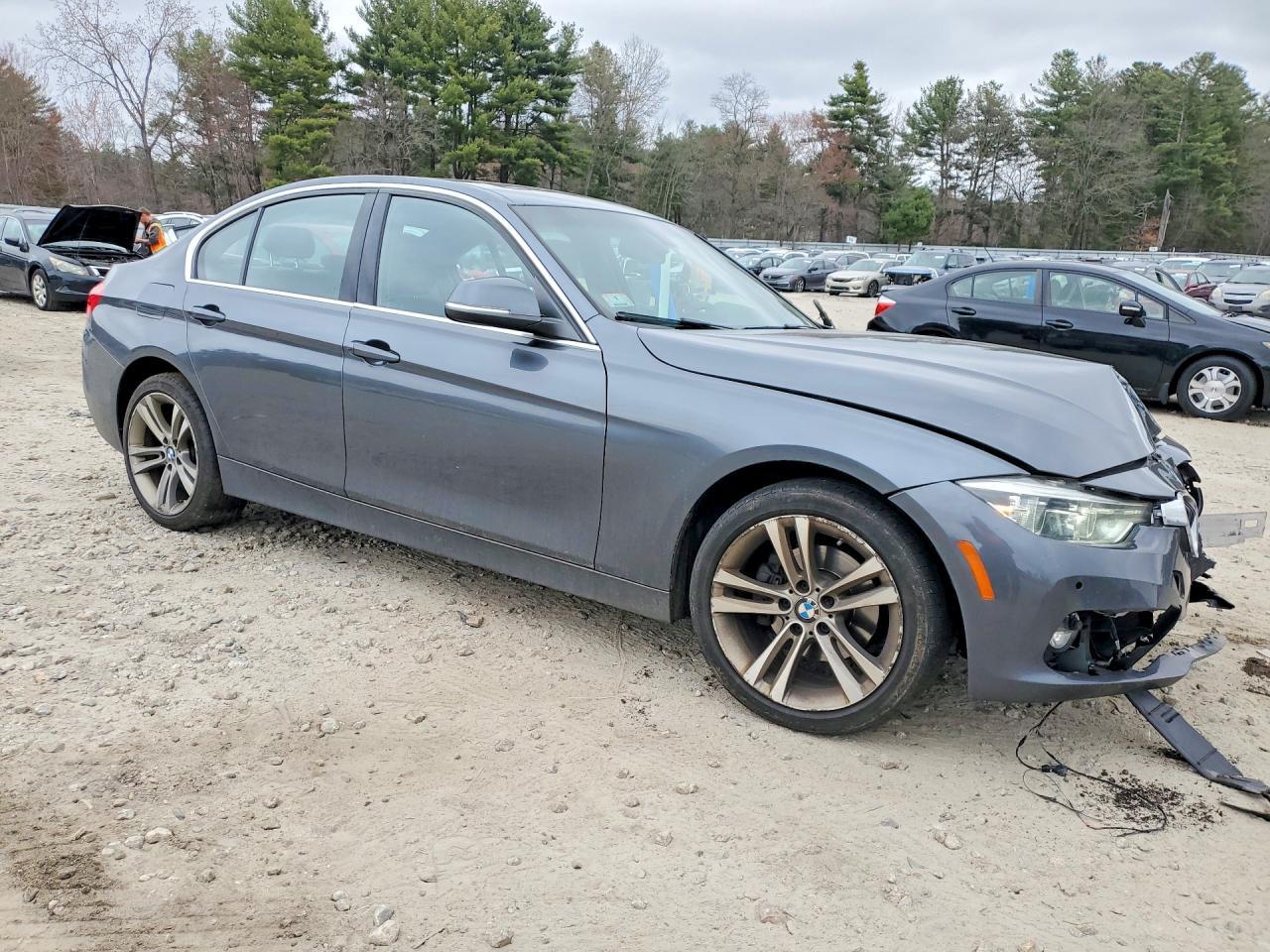 2017 BMW 330 Xi - Image 4