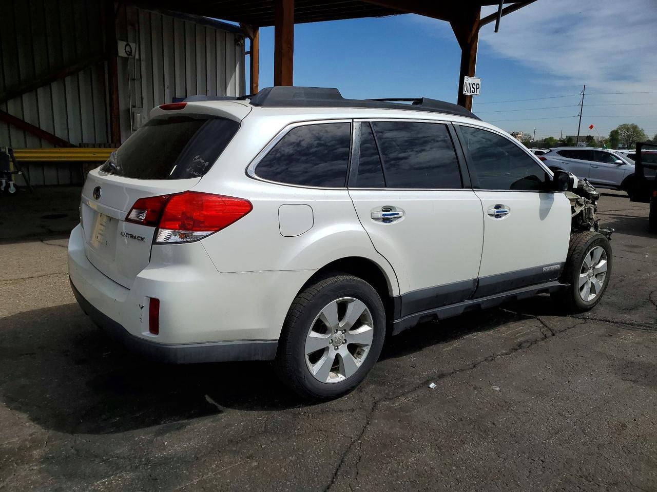 2010 Subaru Outback 2.5I Premium - Фото 3