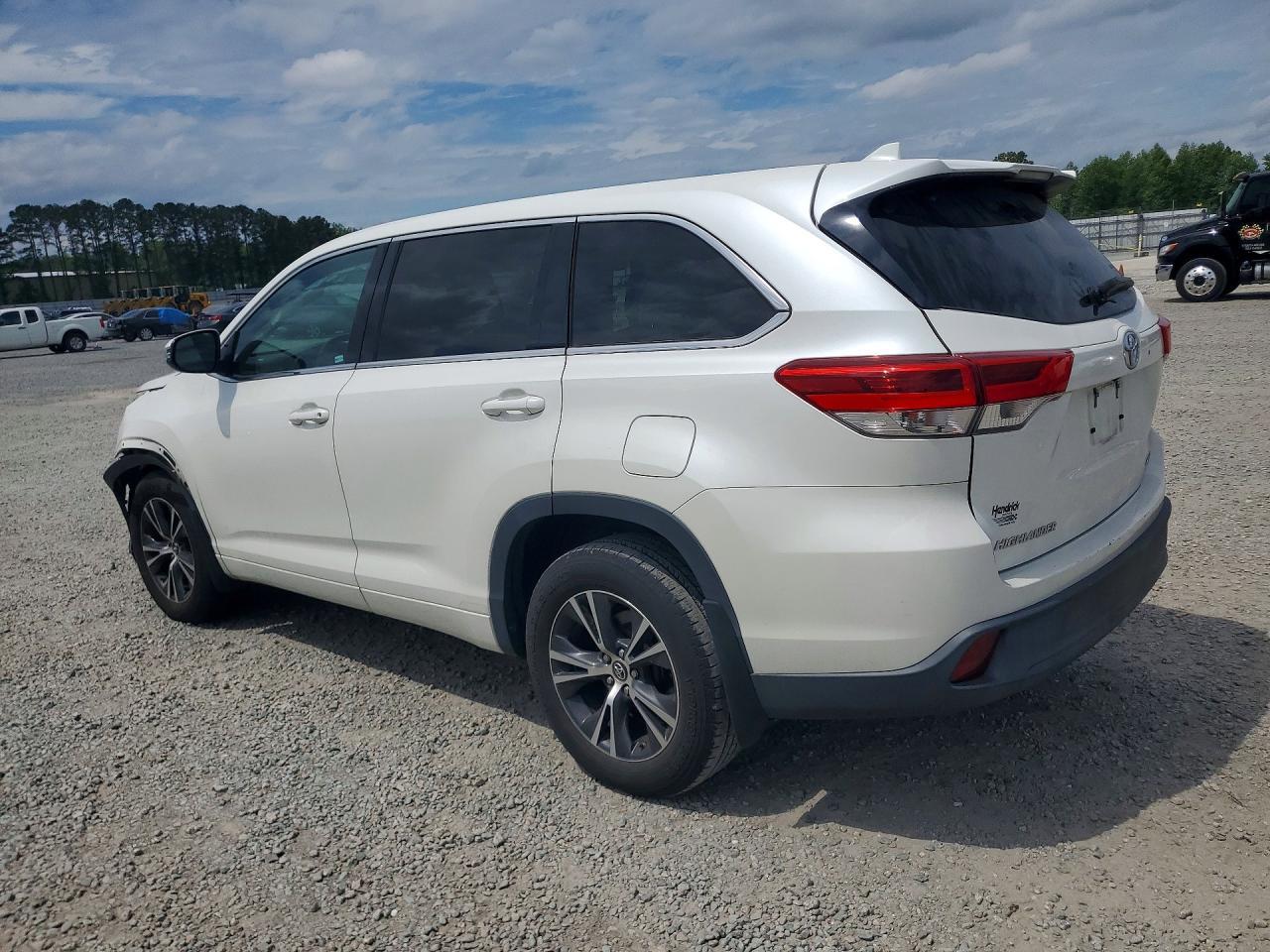 2018 Toyota Highlander Le Plus - Фото 2
