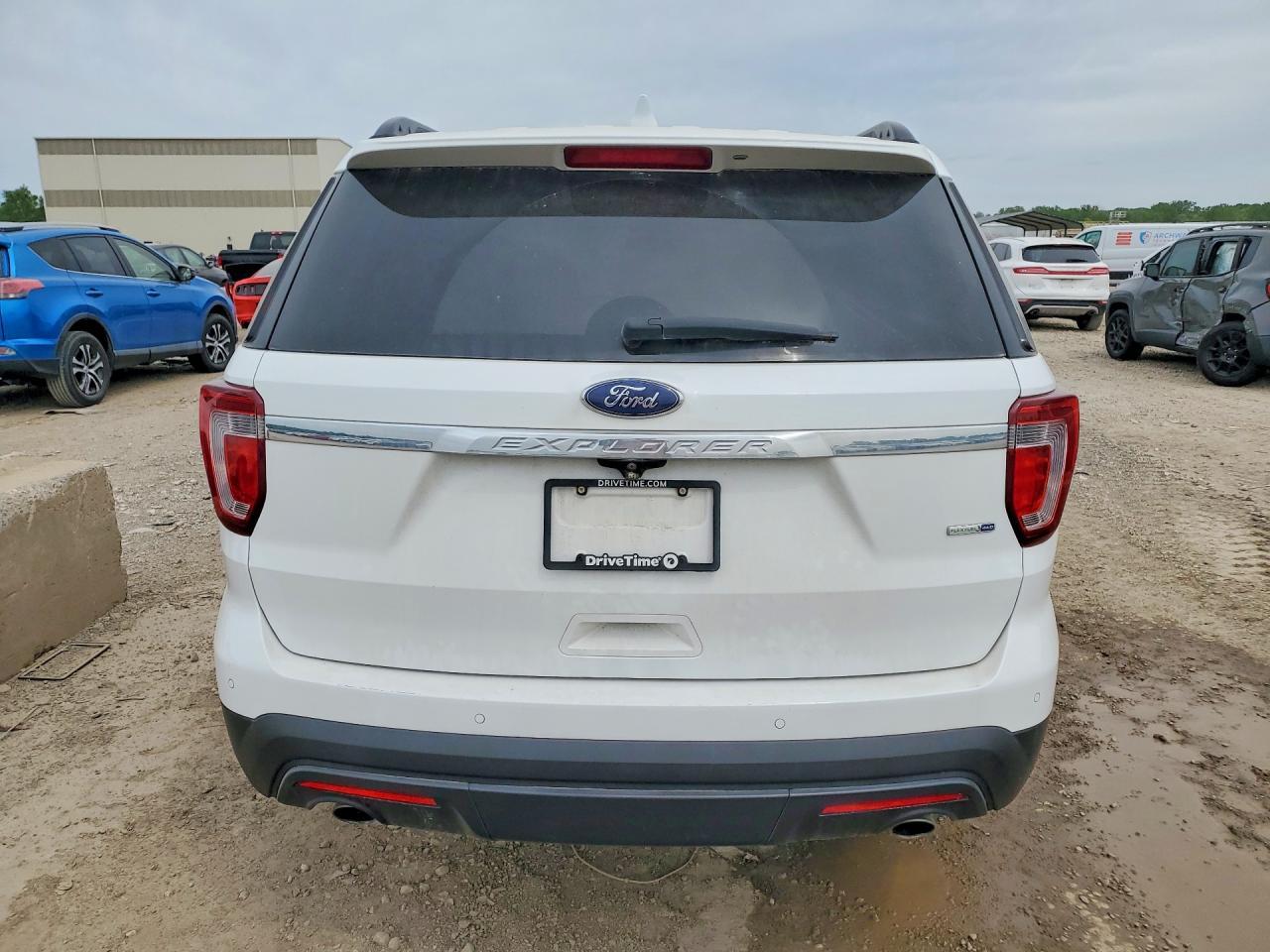 2016 Ford Explorer - Фото 6