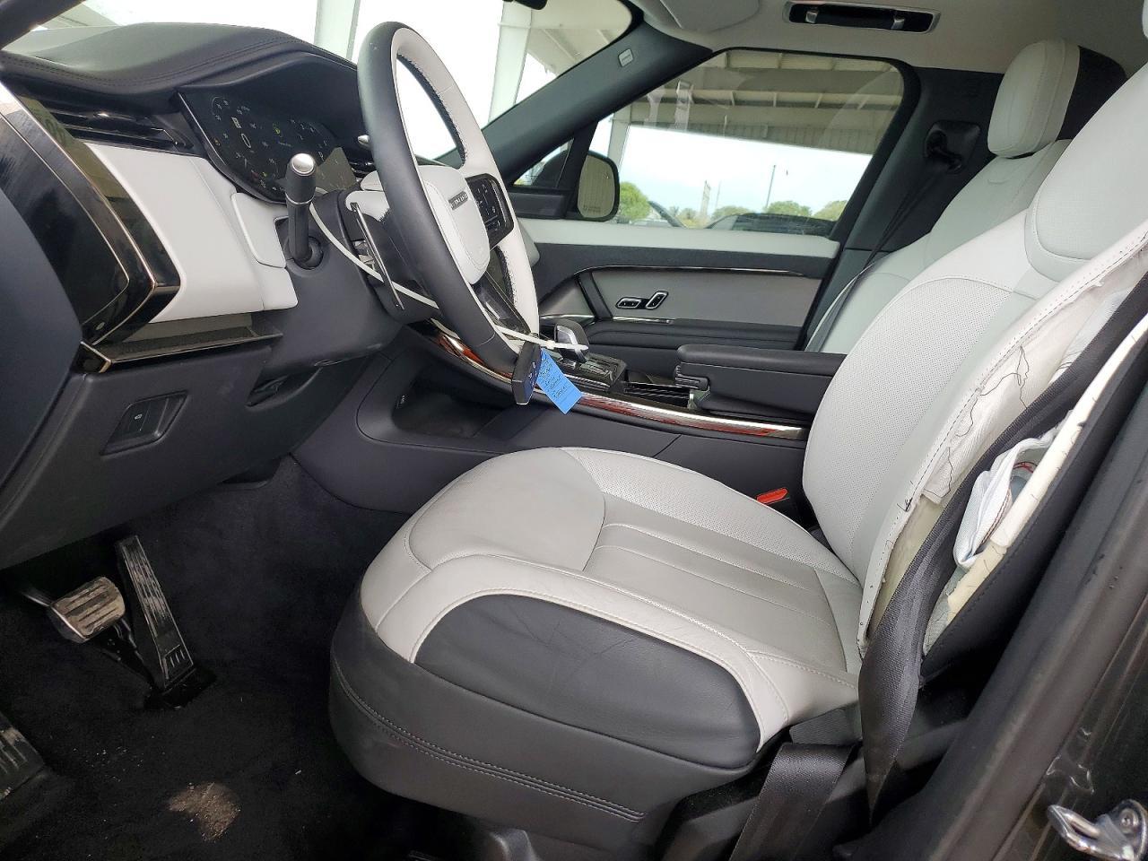 2025 Land Rover Range Rover Sport Dynamic Se - Image 7