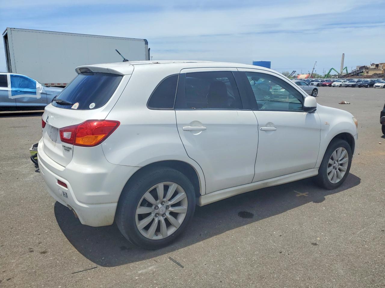 2011 Mitsubishi Outlander Sport Se - Фото 3