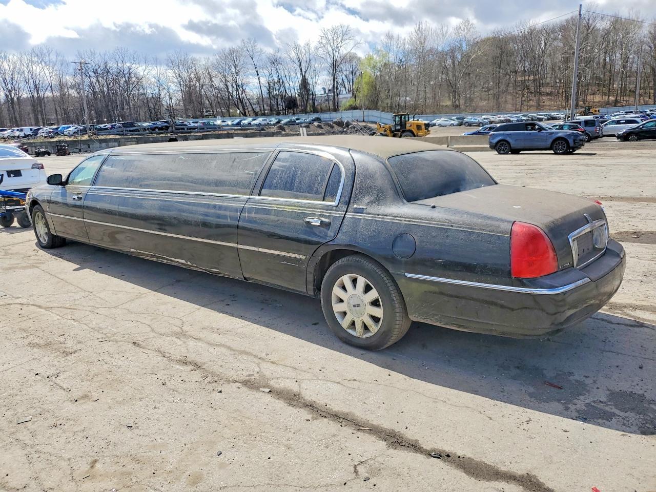 2007 Lincoln Town Car Executive - Фото 2