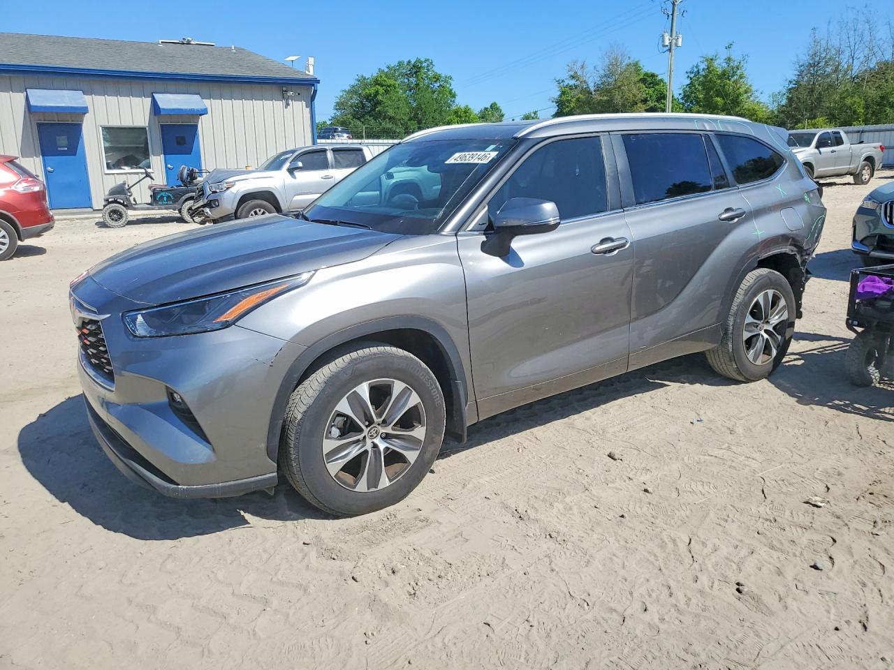 2025 Toyota Highlander Xle
