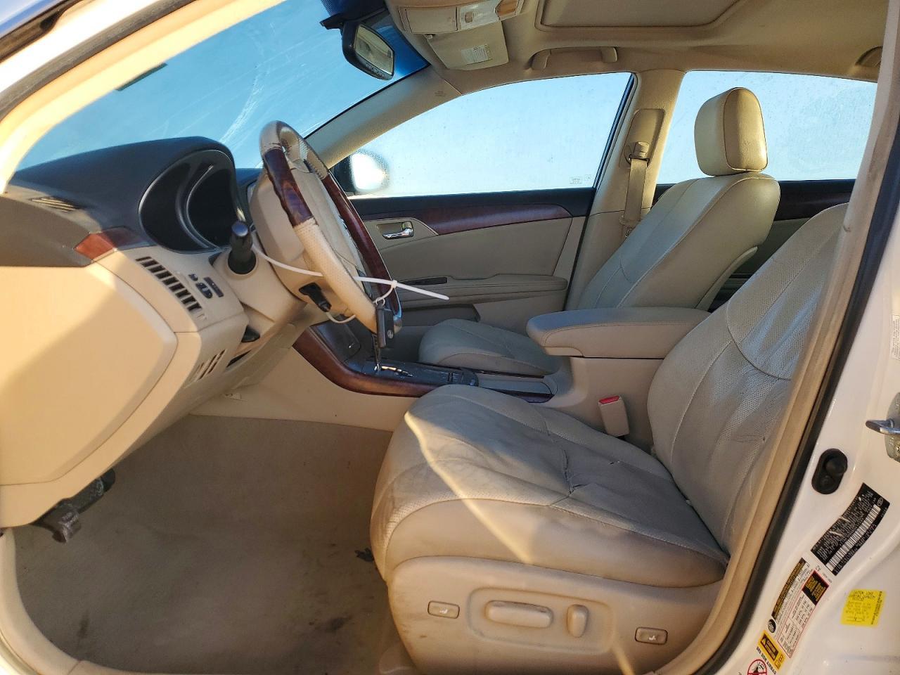 2011 Toyota Avalon Limited - Image 7