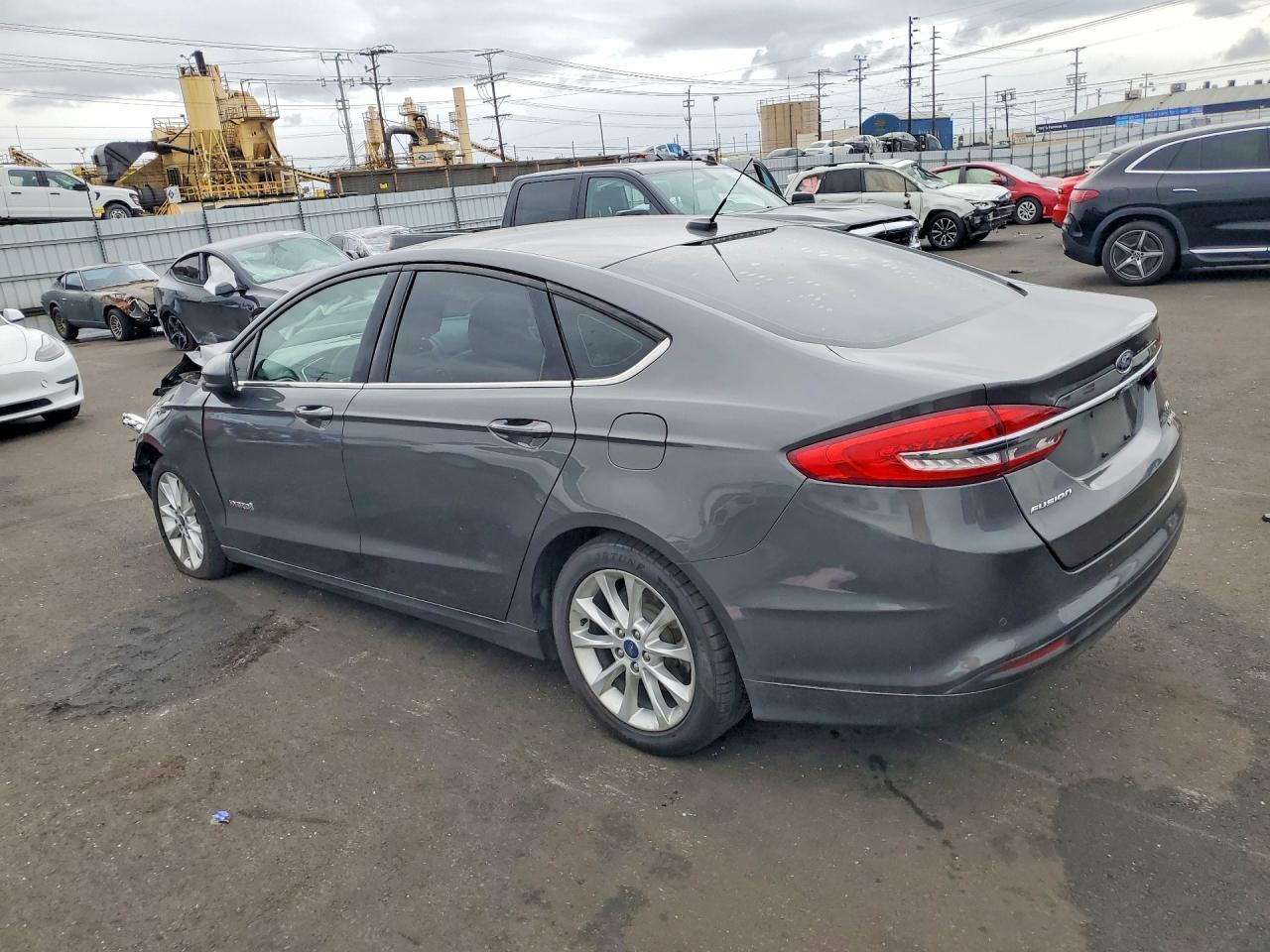 2017 Ford Fusion Se Hybrid - Фото 2