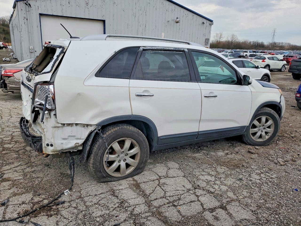 2011 Kia Sorento Lx - Image 3
