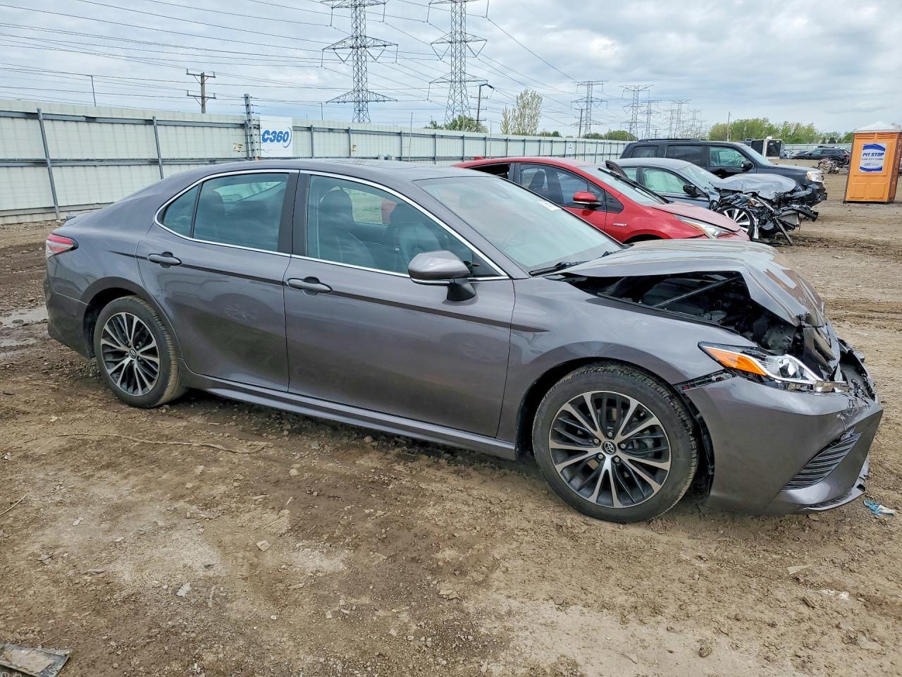 2019 Toyota Camry Se - Фото 4