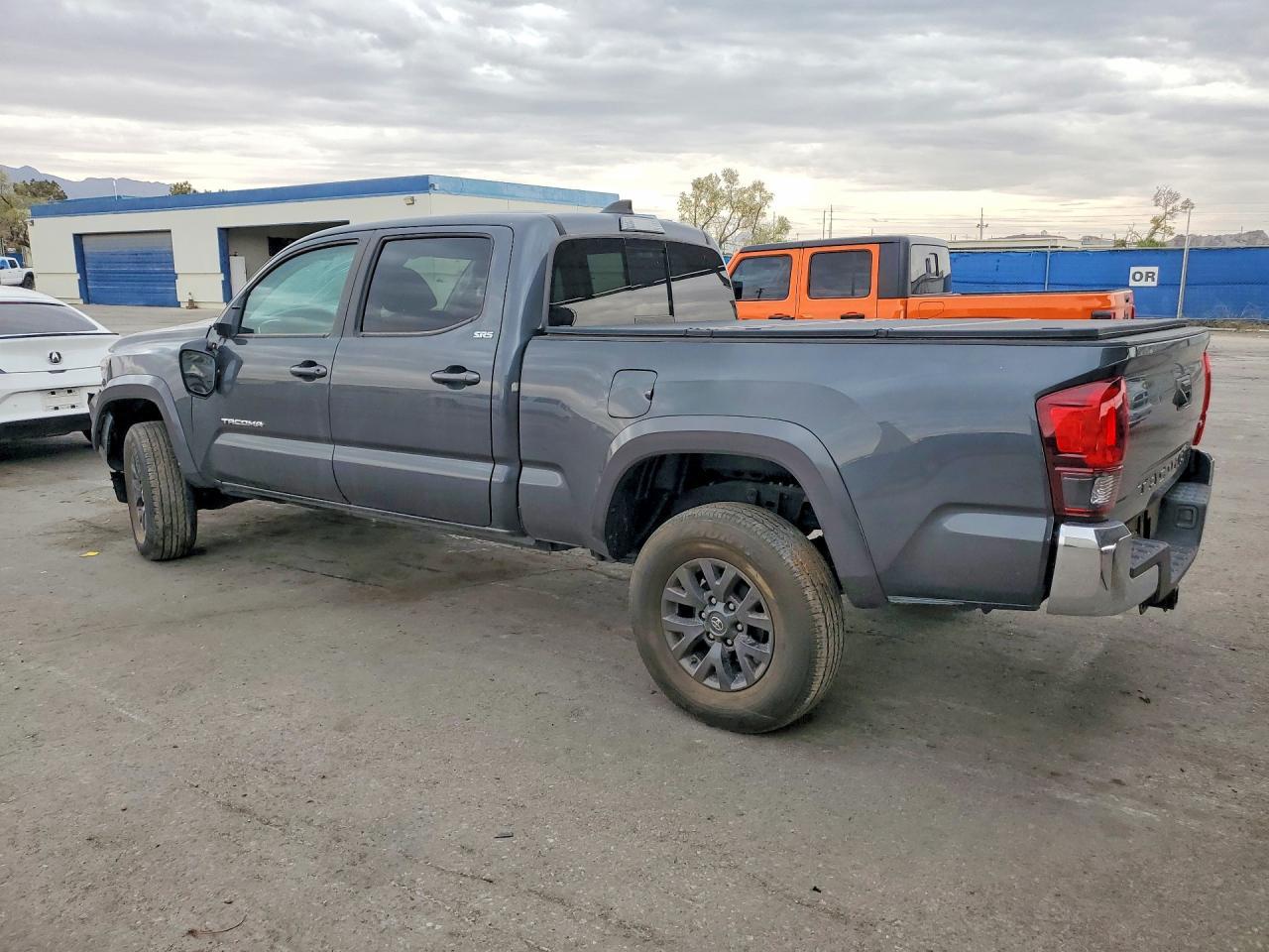 2023 Toyota Tacoma Sr5 V6 - Image 2