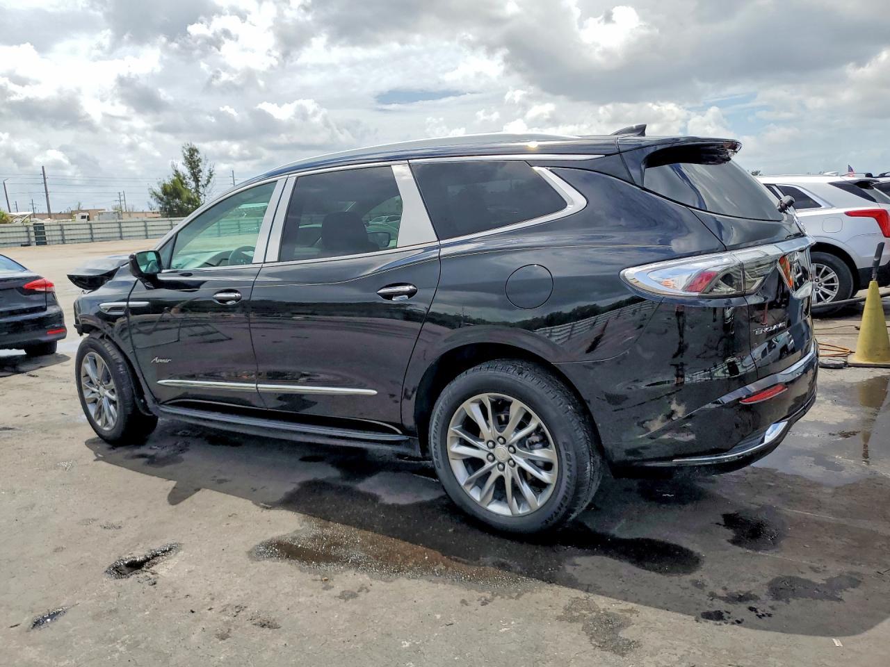 2022 Buick Enclave Avenir - Фото 2