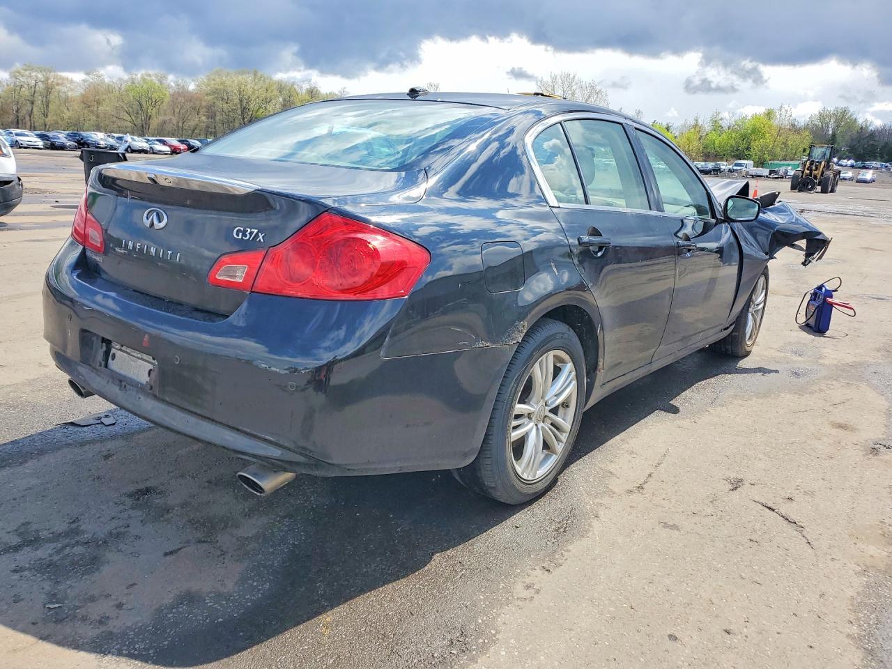 2010 Infiniti G37 Sedan X - Image 3