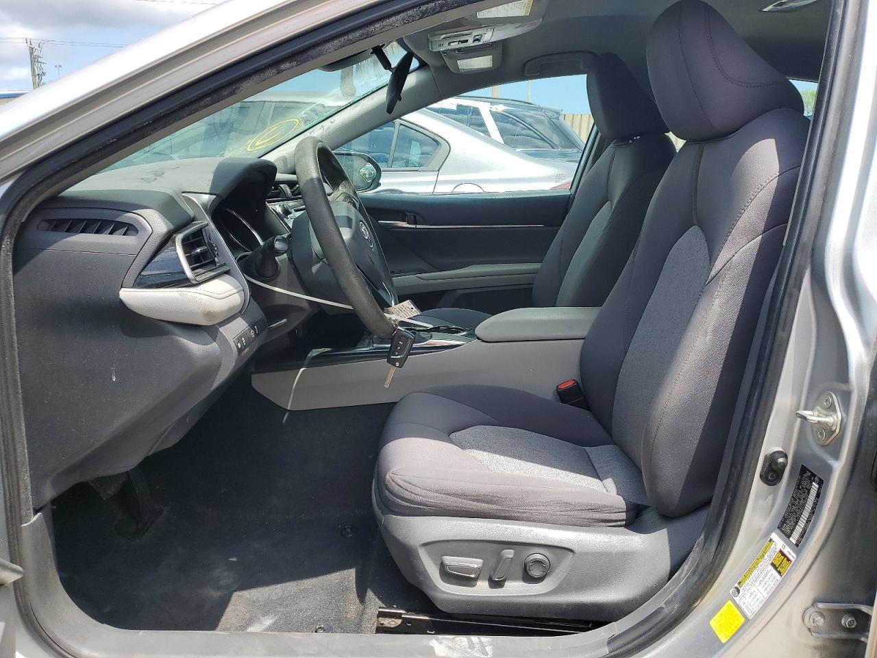 2020 Toyota Camry Le - Image 7