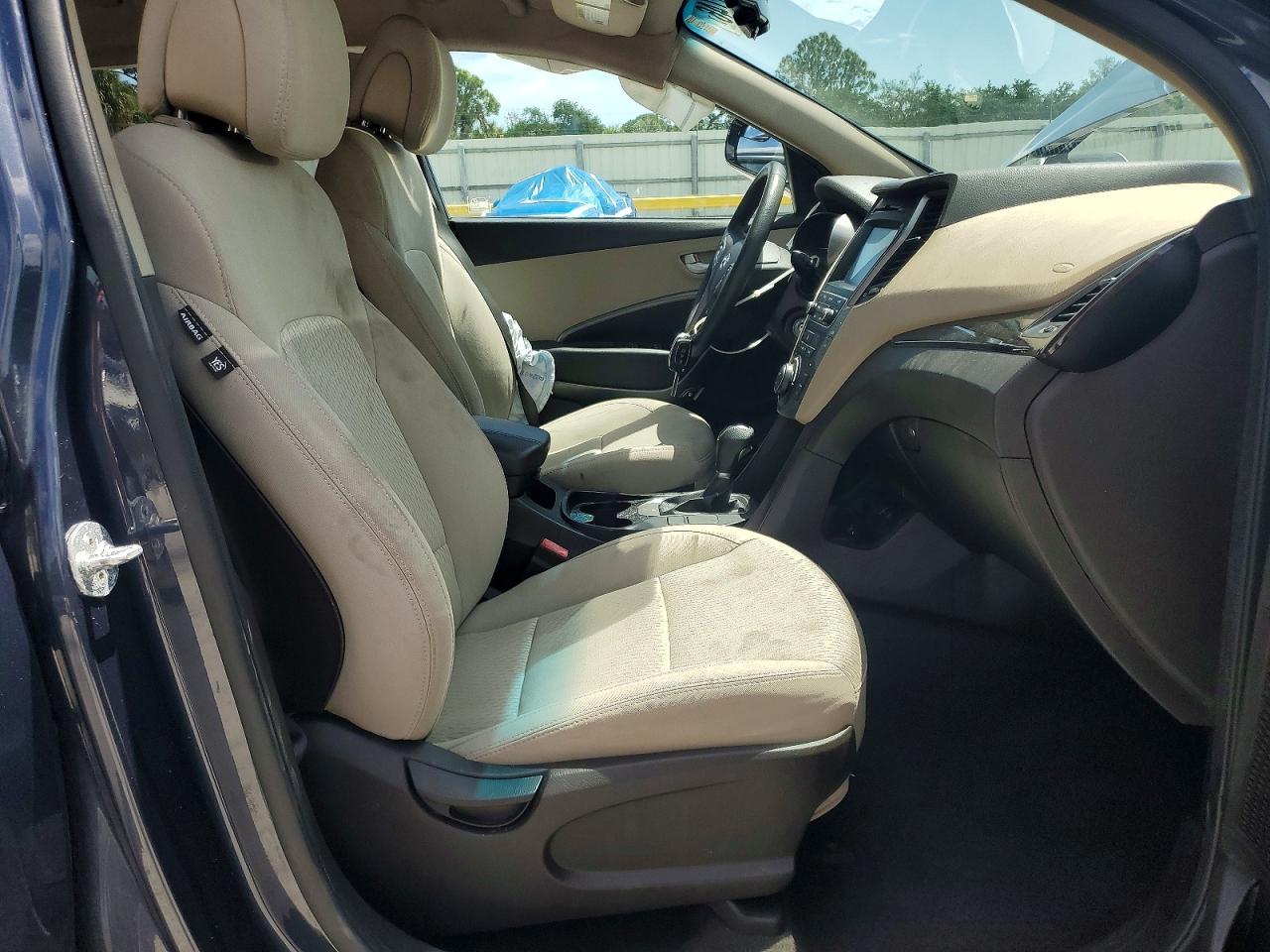 2017 Hyundai Santa Fe Sport 2.4L - Image 7