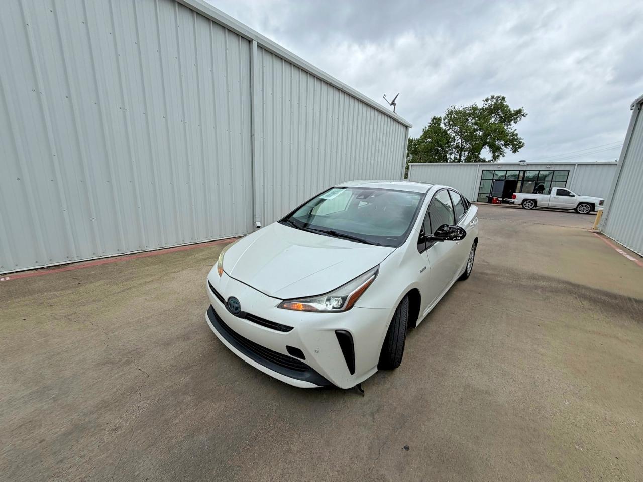2019 Toyota Prius Le - Image 2