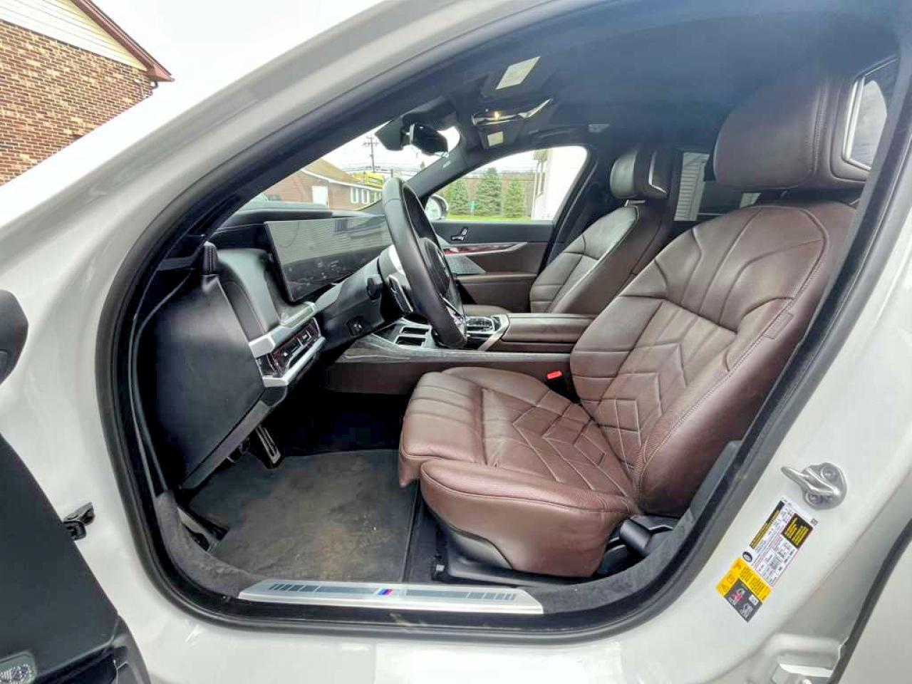 2023 BMW I7 xDrive60 - Image 6