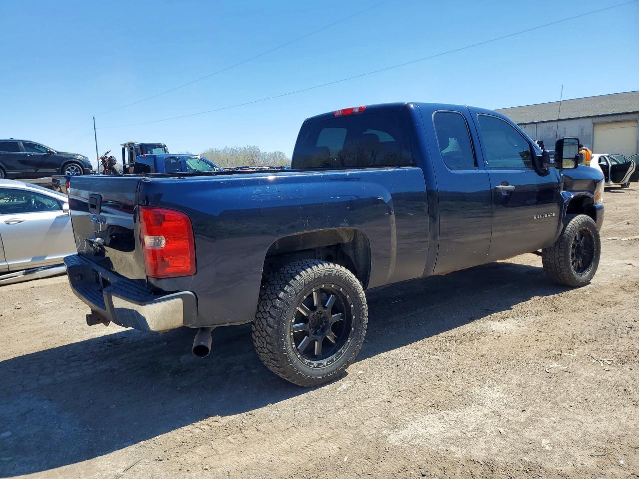 2011 Chevrolet Silverado K1500 Lt - Image 3