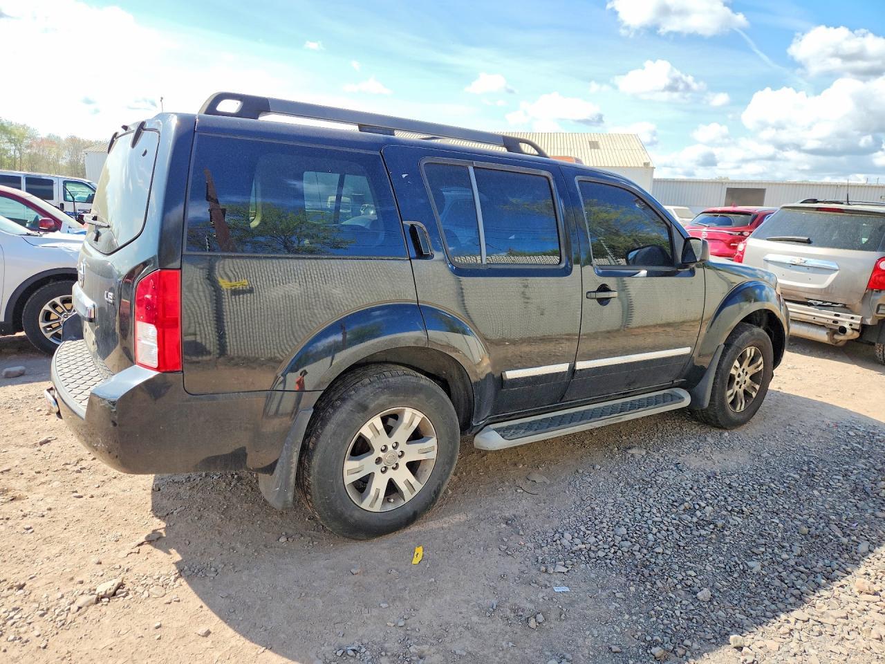 2008 Nissan Pathfinder S - Image 3
