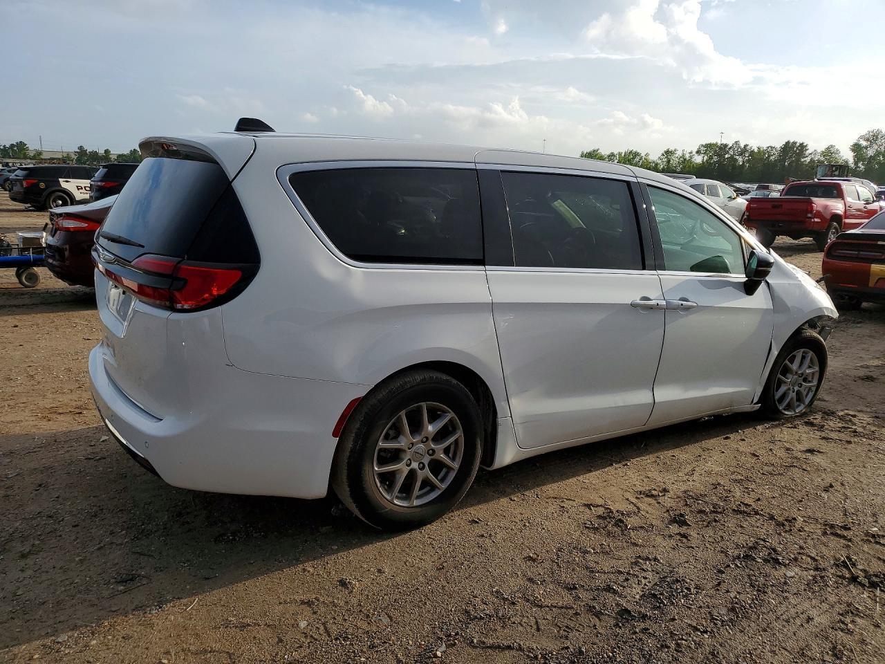 2024 Chrysler Pacifica Touring L - Фото 3