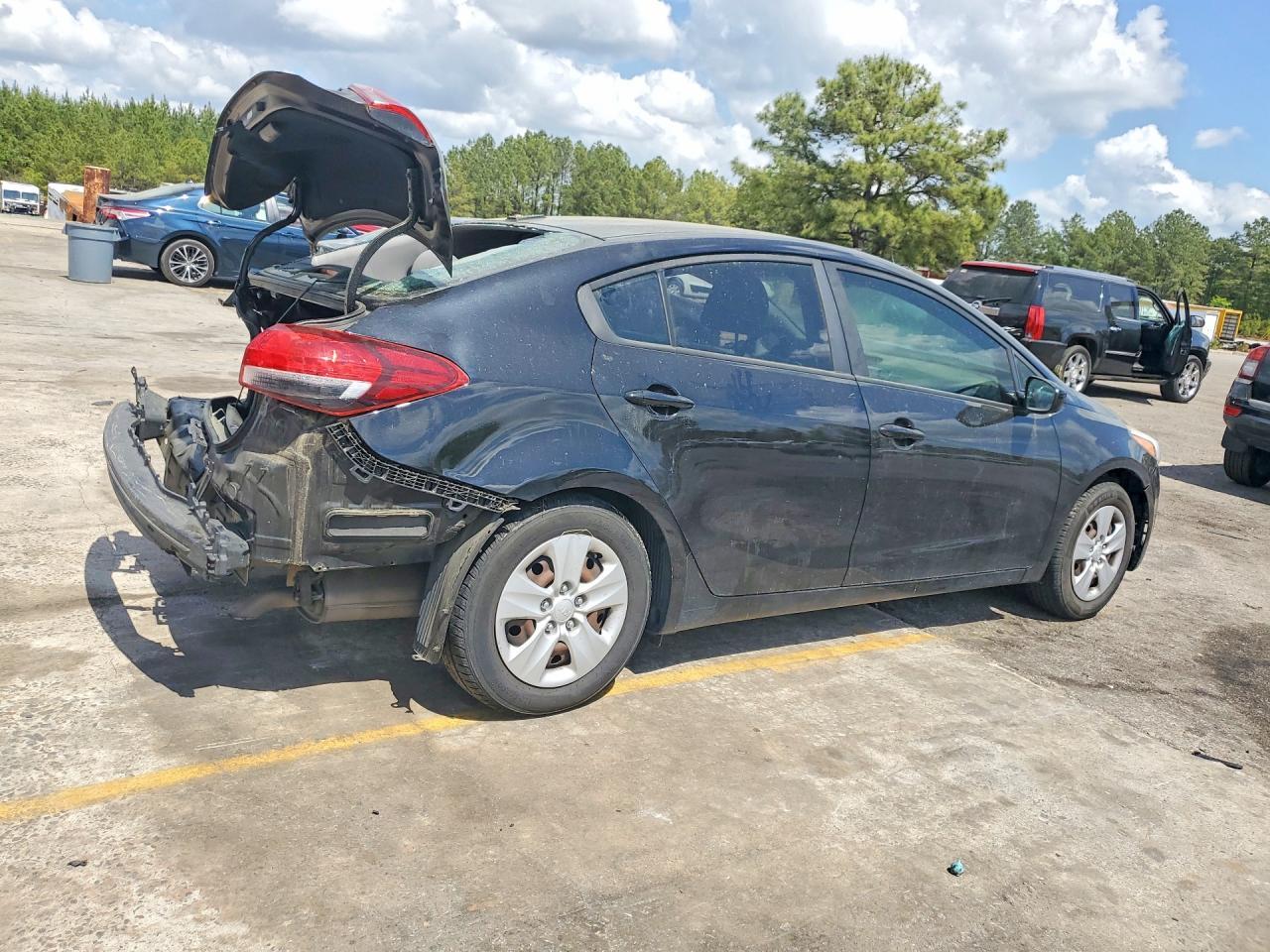 2017 Kia Forte Lx - Image 3