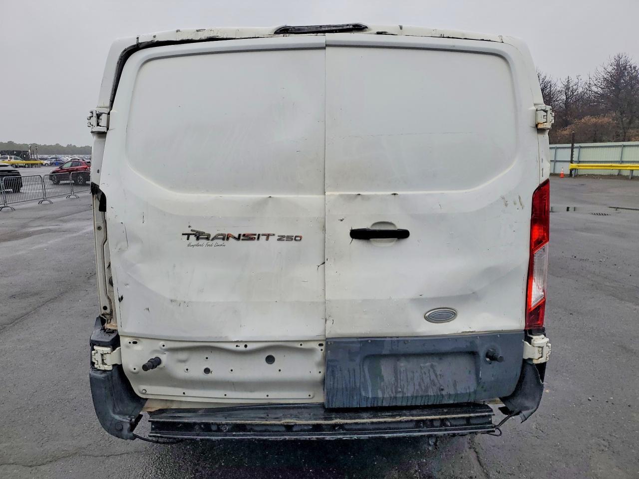 2015 Ford Transit T-250 - Image 6