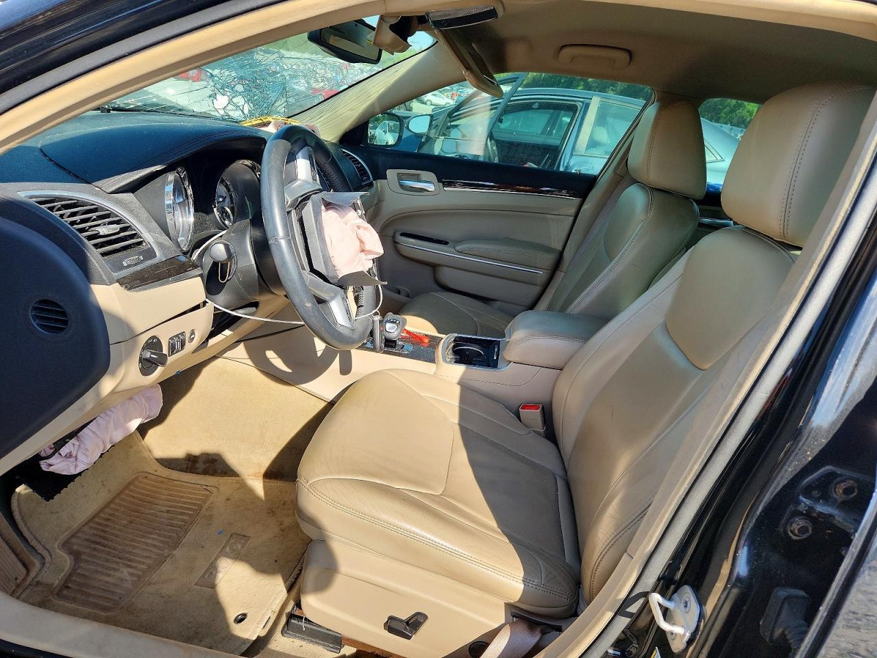 2014 Chrysler 300 - Image 7