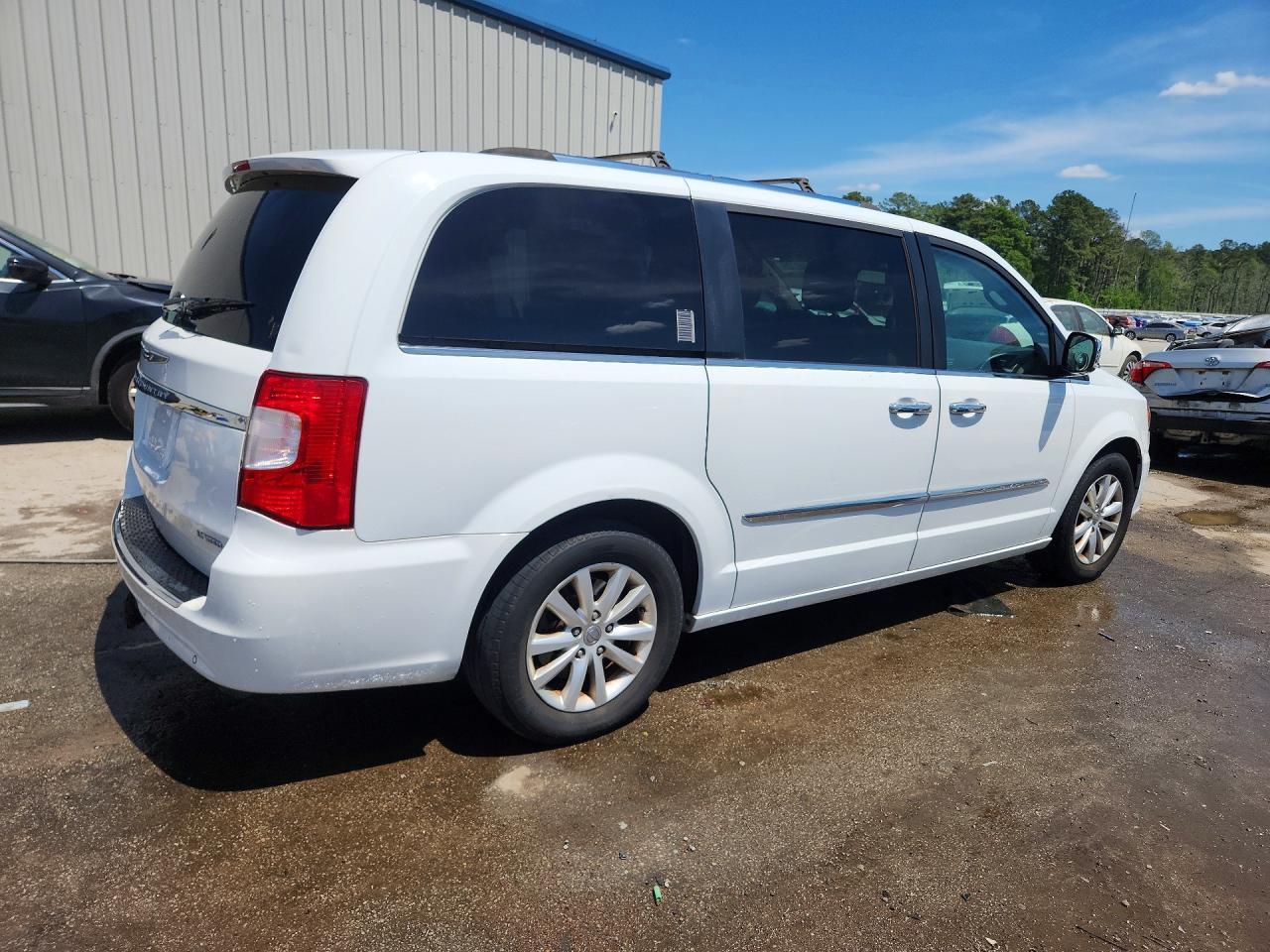 2016 Chrysler Town & Country Limited Platinum - Фото 3