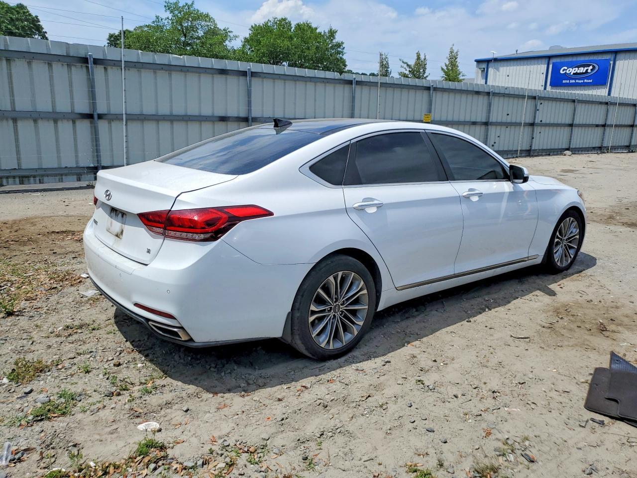 2015 Hyundai Genesis 3.8L - Image 3