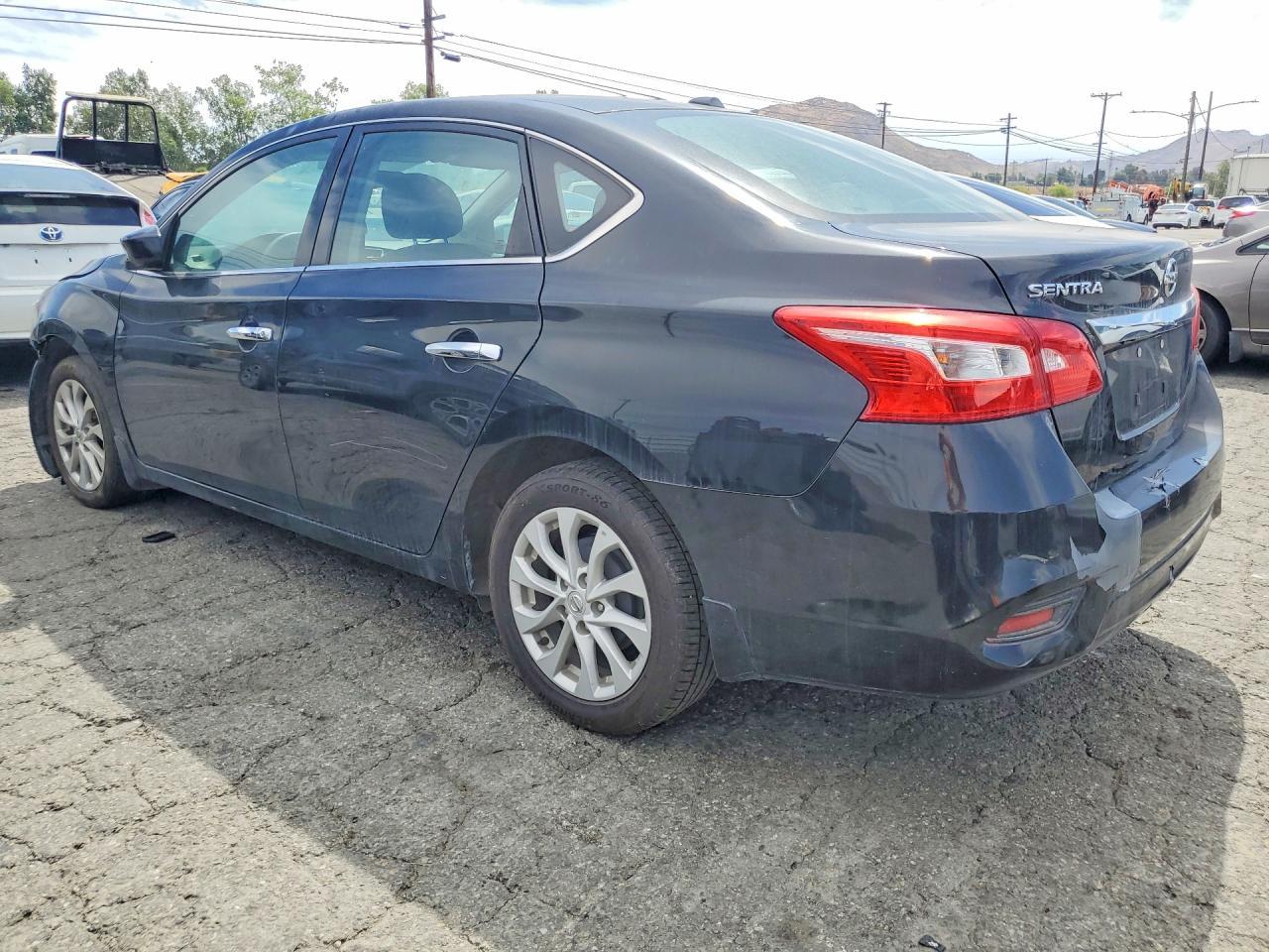 2018 Nissan Sentra Sv - Фото 2