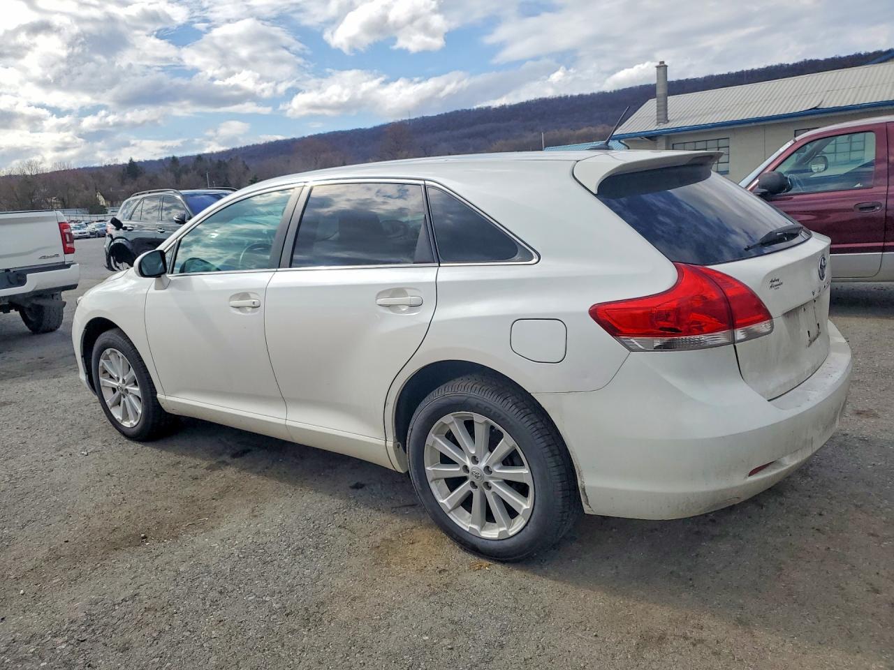 2010 Toyota Venza Awd 4Cyl - Image 2
