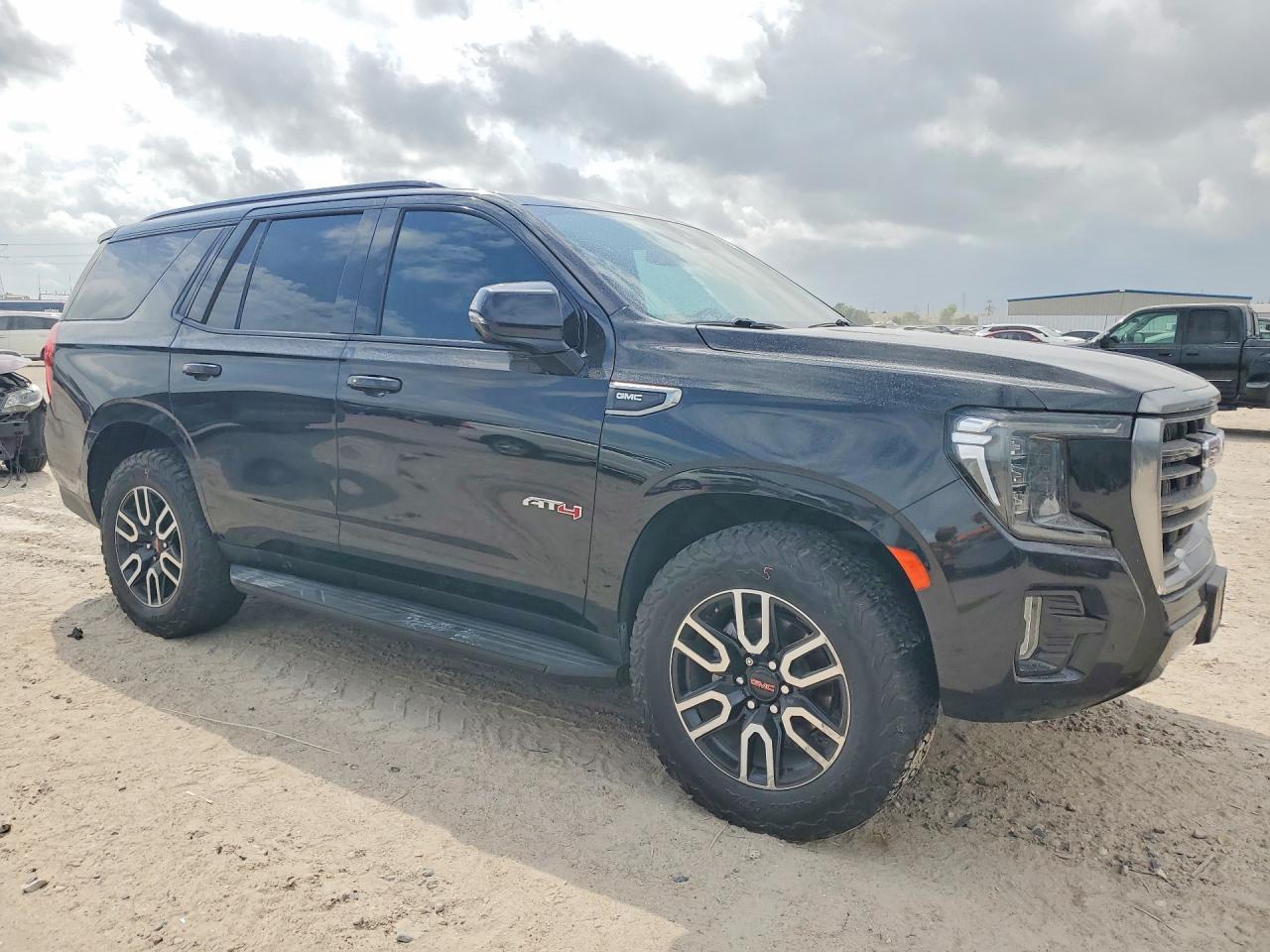 2021 GMC Yukon At4 - Фото 4