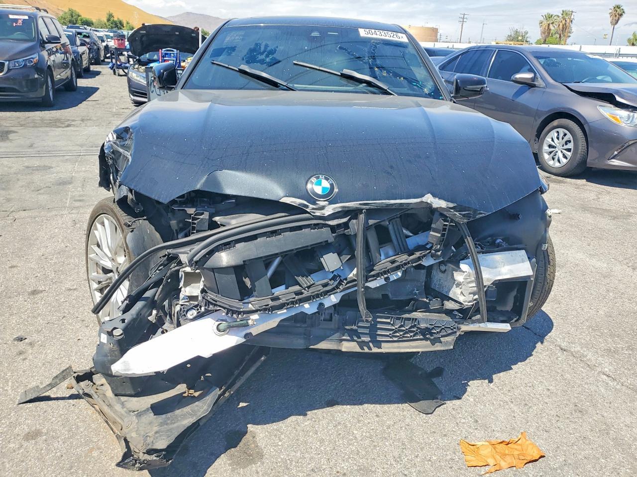 2024 BMW 330I - Фото 5