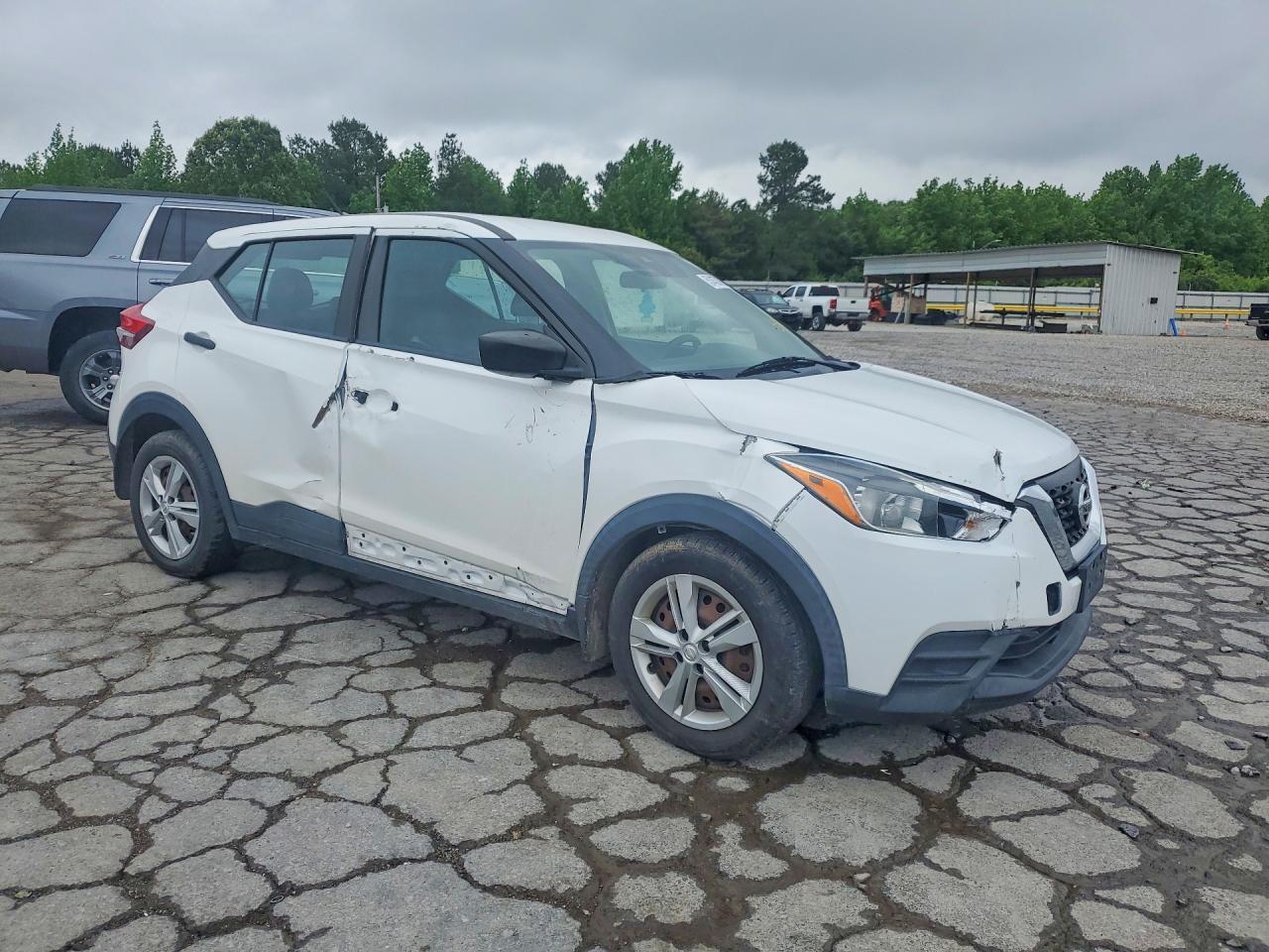 2020 Nissan Kicks S - Фото 4