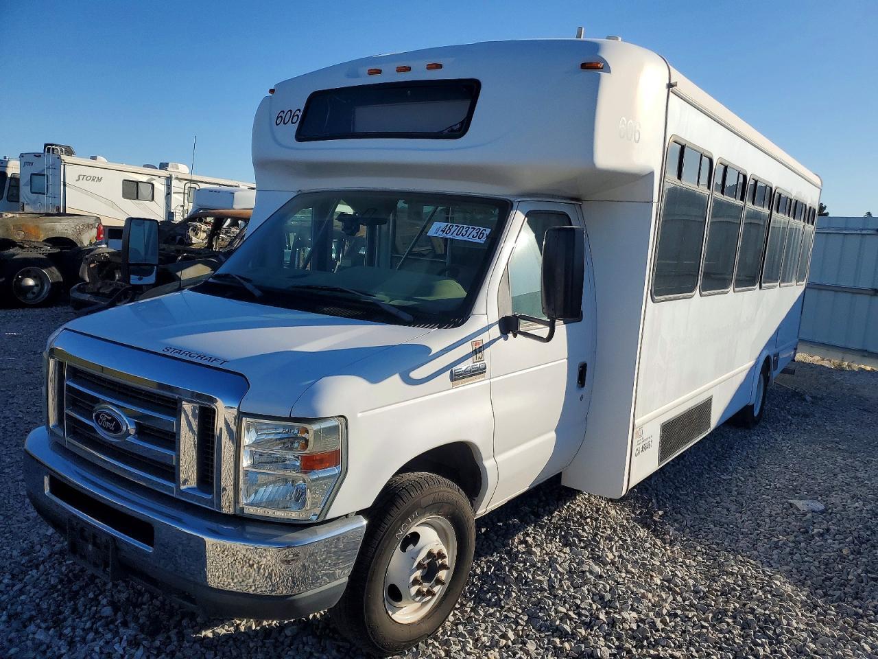 2016 Ford Econoline E450 Super Duty Cutaway Van - Image 2