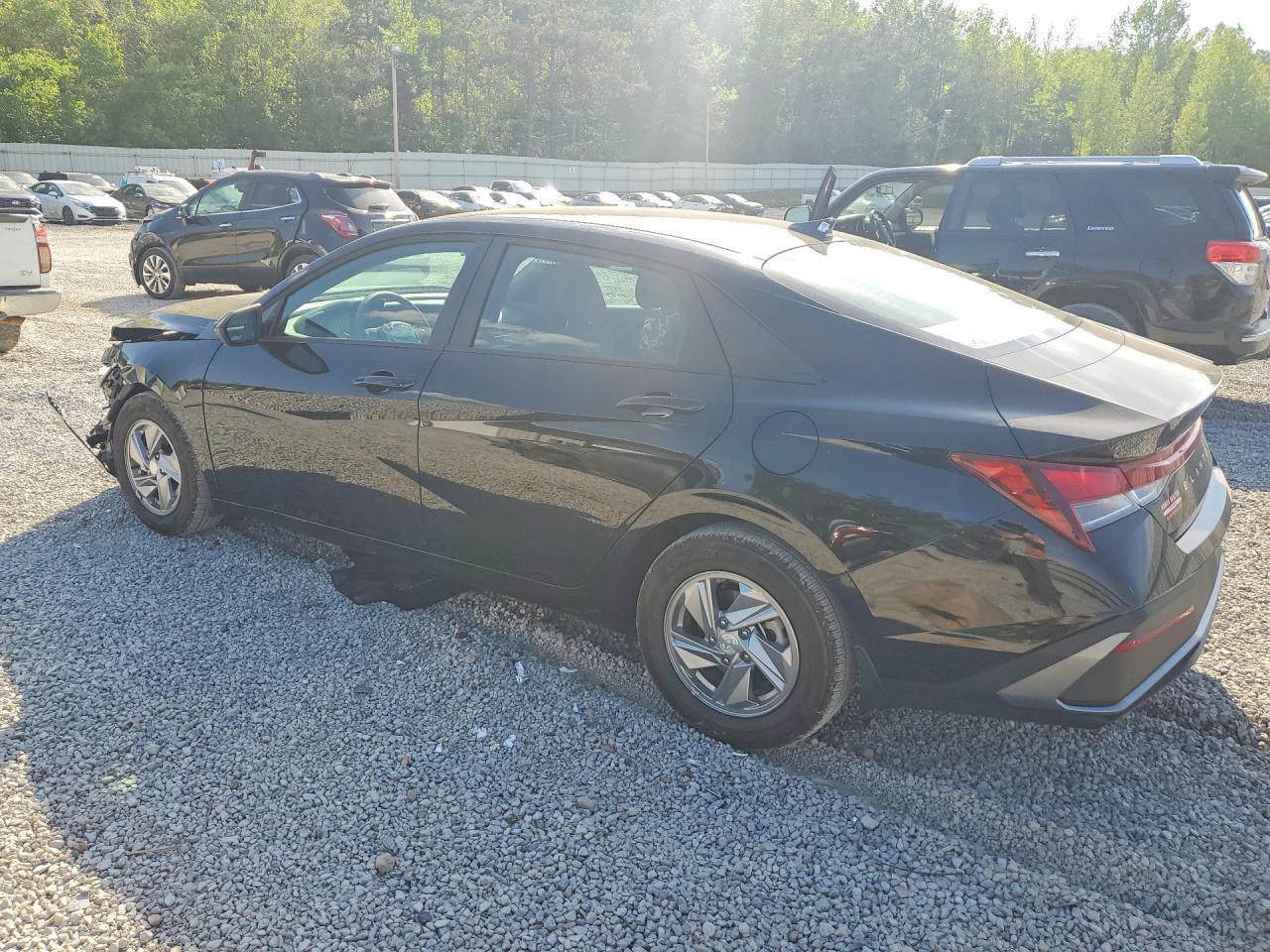 2026 Hyundai Elantra Se - Image 2