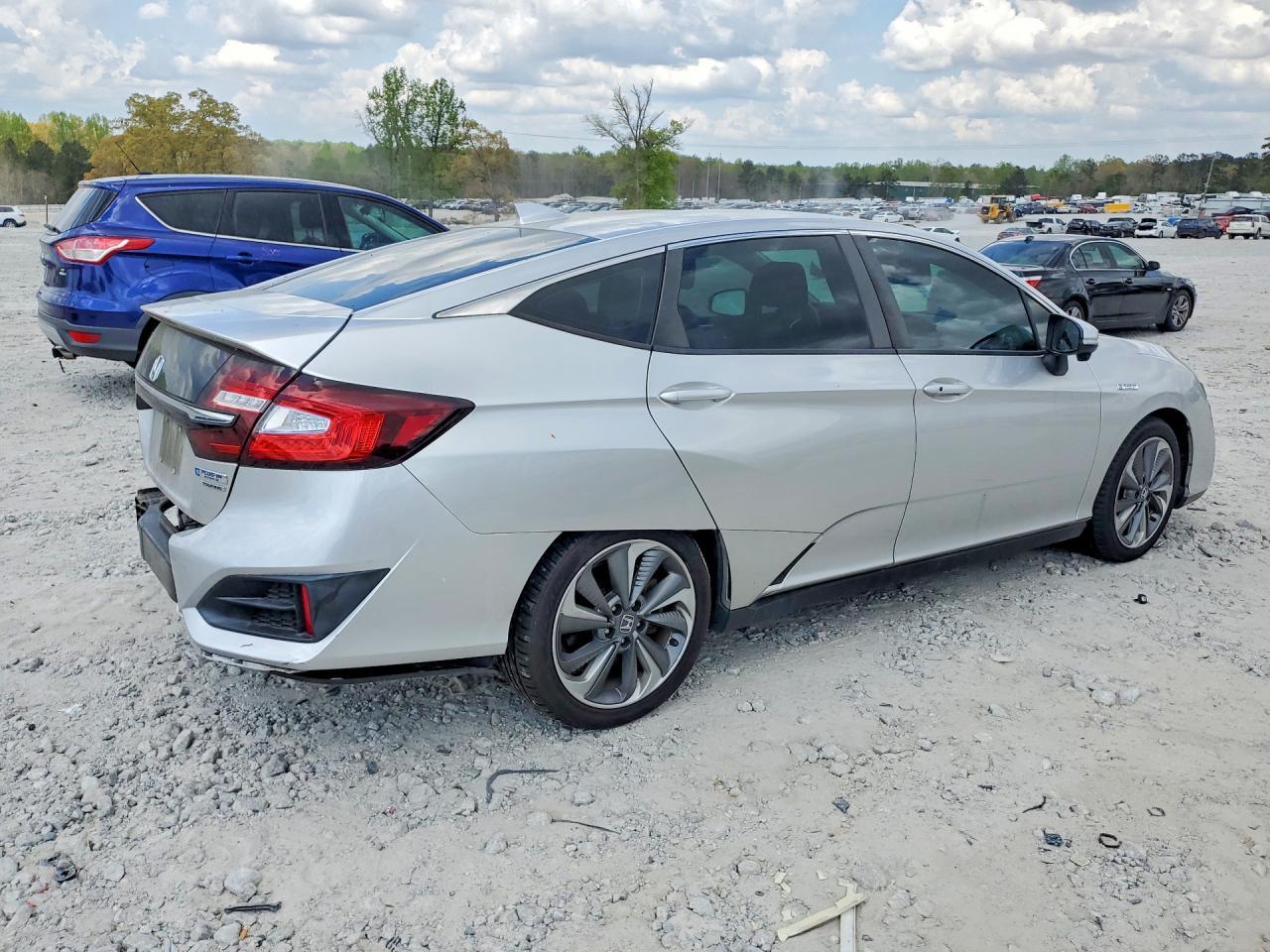 2018 Honda Clarity Touring - Image 3