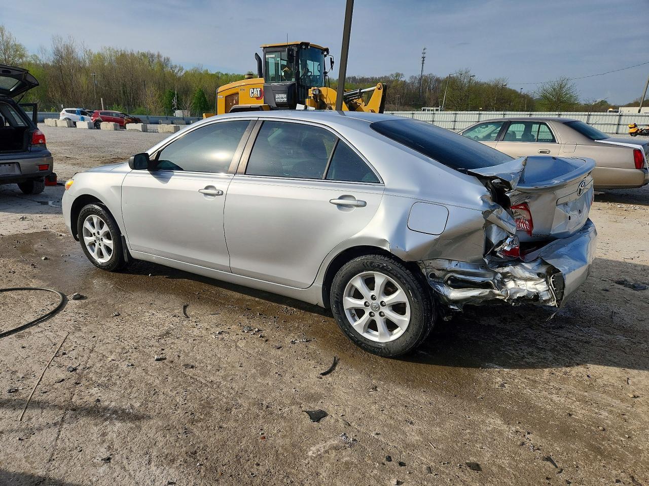 2009 Toyota Camry Le - Image 2