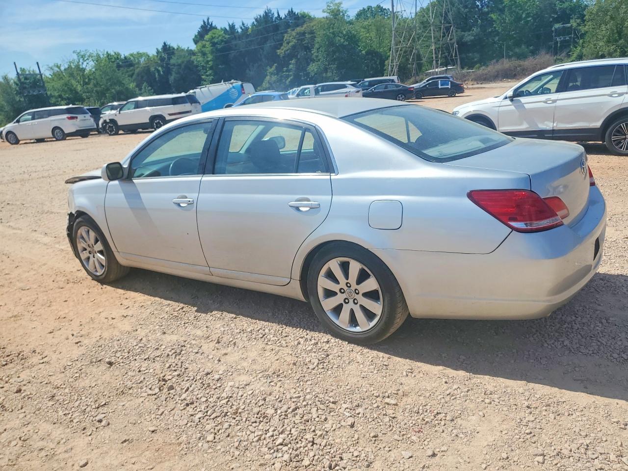 2006 Toyota Avalon Xls - Image 2
